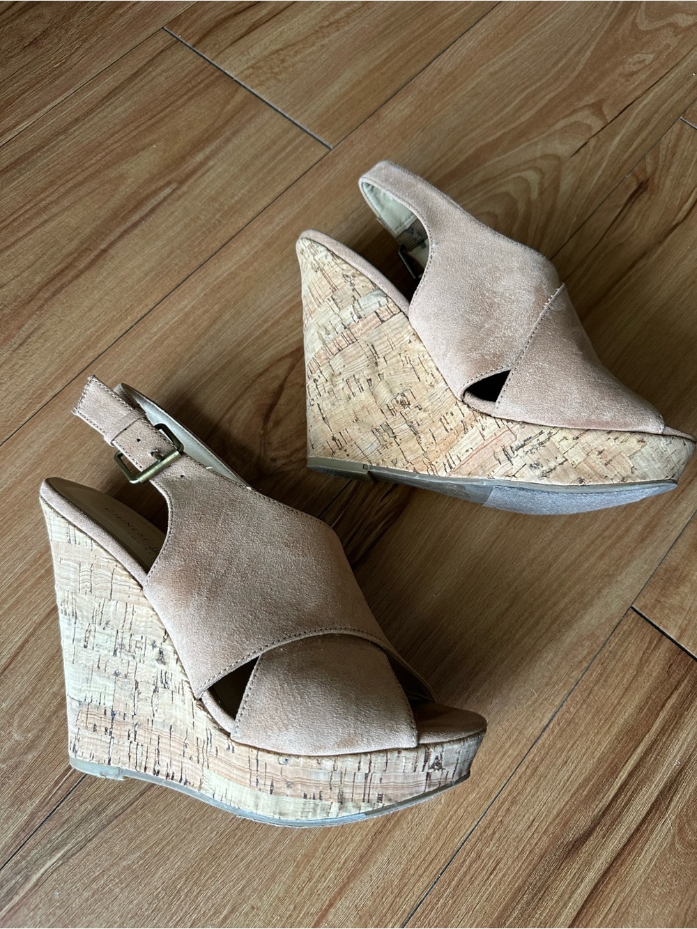 Chinese Laundry Tan Suede Cork Platform Wedge Peep Toe Sandal Size 6.5 - Picture 3 of 7